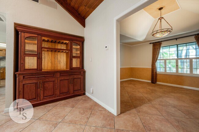 Building Photo - Woodward Park Home, 3BR/2BA, Pool, Spa, Gr...