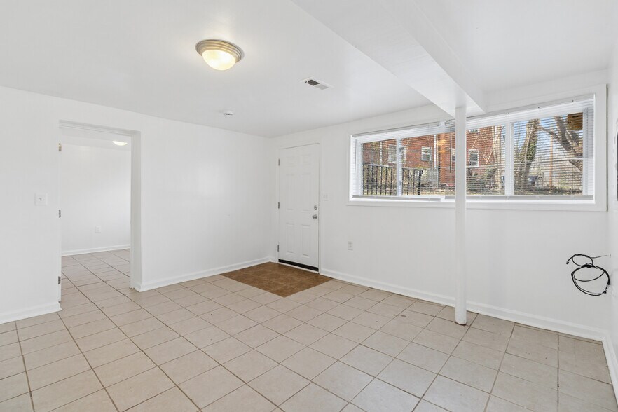 Building Photo - 407 Lebaum St SE