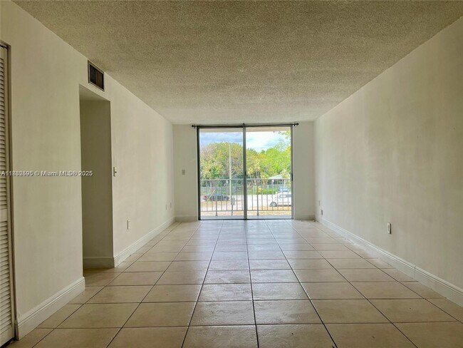 Building Photo - 1805 Sans Souci Blvd