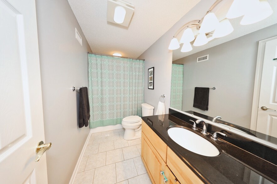 Bathroom 3 Basement Full Bath - 39 Ives St