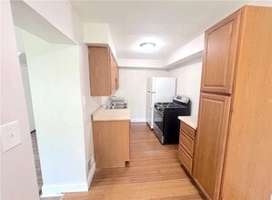 Building Photo - 2528 Homehurst Ave