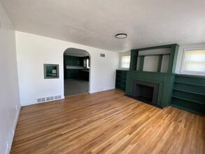 Building Photo - 1527 W 11th