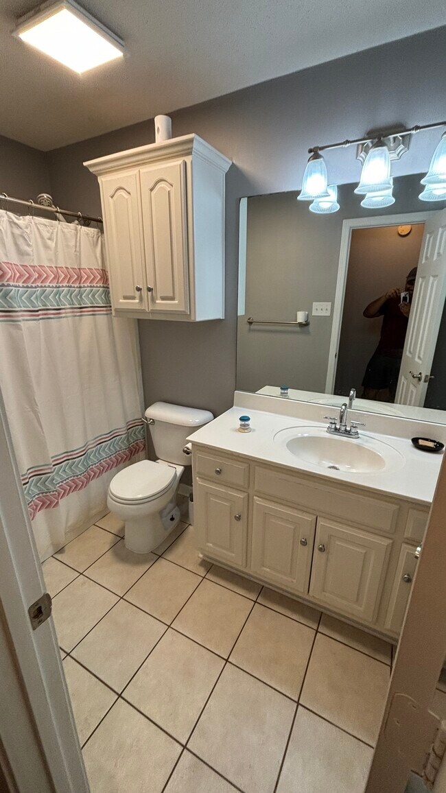 Guest Bath - 13 Elk Horn Ln