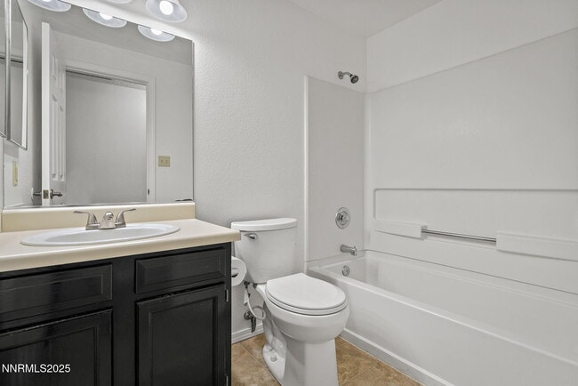 Building Photo - 600 Silver Lace Blvd
