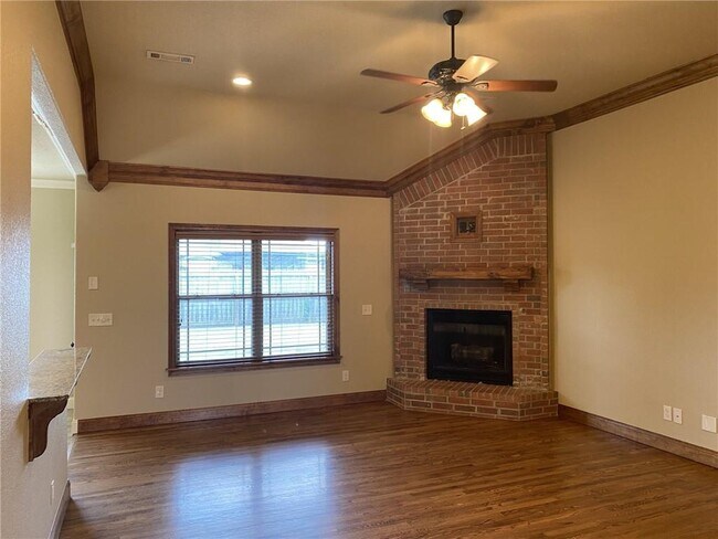 Building Photo - 6202 W Sage Dr