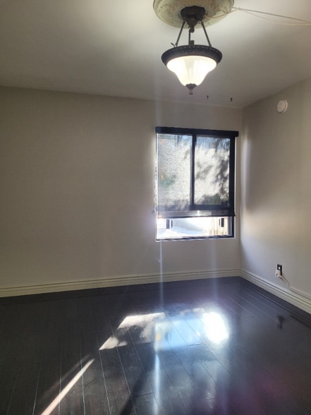 Building Photo - 22100 Burbank Blvd