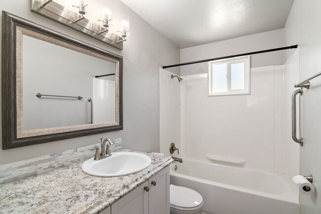 Building Photo - Kiene Donjean