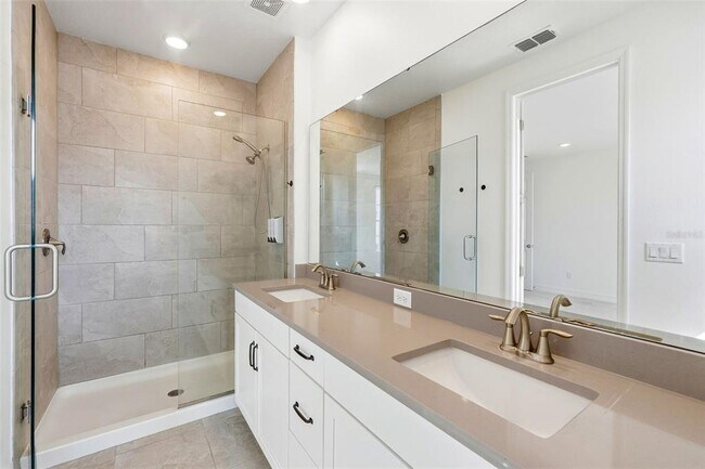 Building Photo - 1859 Treasure Cv