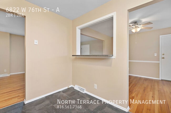 Building Photo - 2BR 2B with W/D and Hardwood Floors