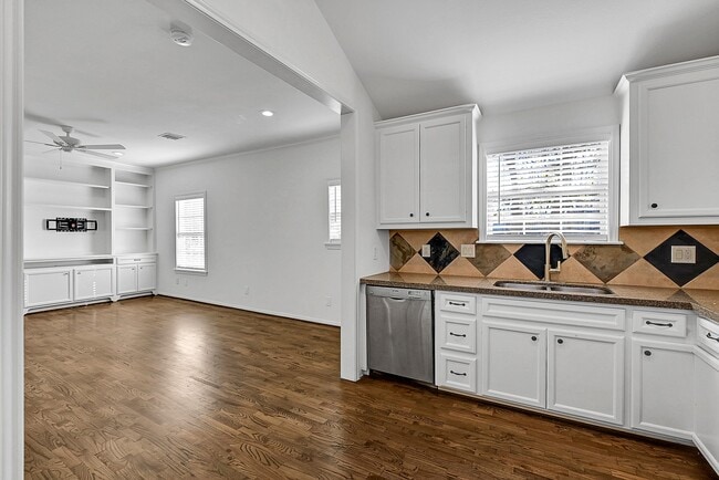 Building Photo - 1959 Knoll St