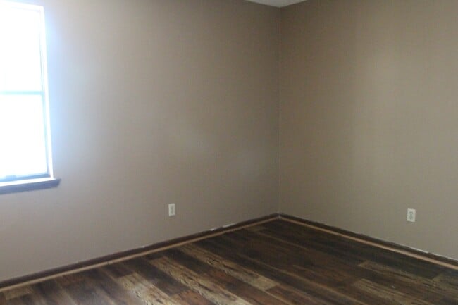 Building Photo - 2725 Yorktown Ave