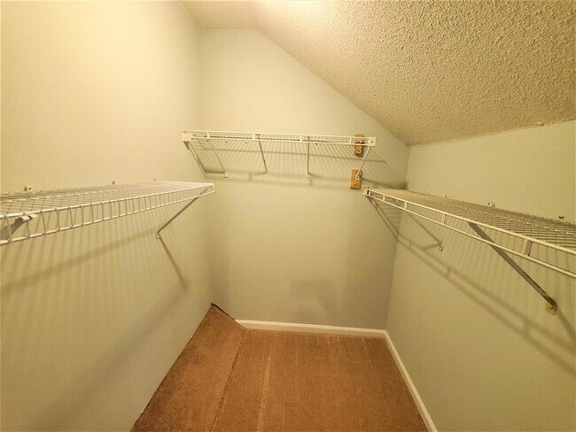 Building Photo - 9547 Daly Dr