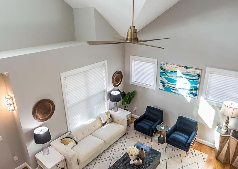 Building Photo - 151 Pineland Cir