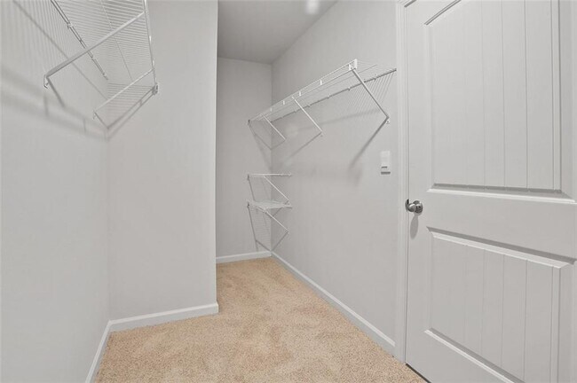 Building Photo - 136 Hampton Ter