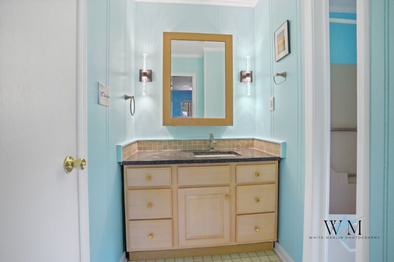 Building Photo - 80 Cresthaven Dr