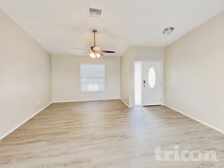 Building Photo - 39 Trotters Cir