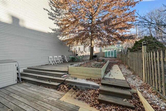 Building Photo - 40 Van Reypen St