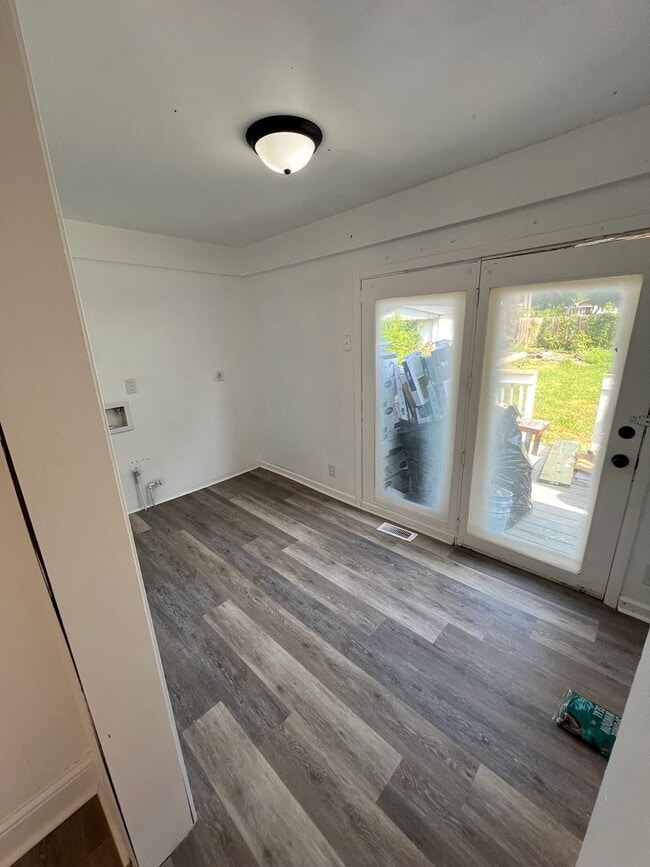 Building Photo - 3 bed /2 bath single family rental home fo...