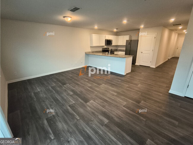 Building Photo - 141 Dogwood Ln