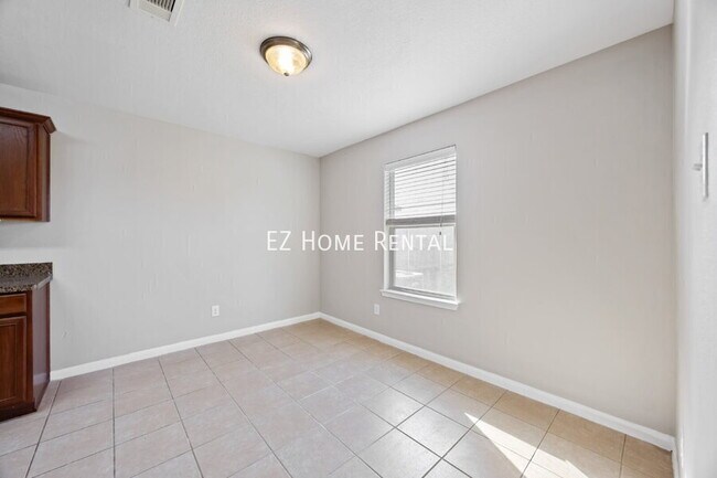 Building Photo - 16267 Silver Wing Ln