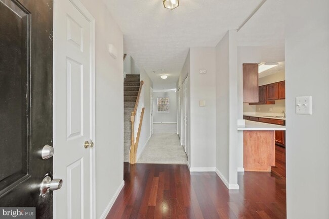 Primary Photo - 6081 64th Ave