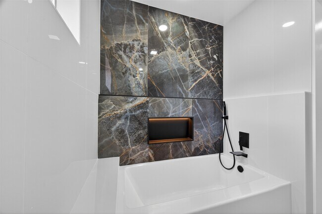 Building Photo - 7447 Cambridge St