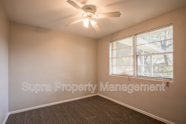 Building Photo - 1059 Glynlea Rd