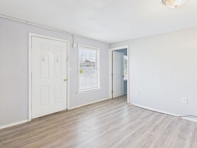 Building Photo - 2718 Duncan Dr