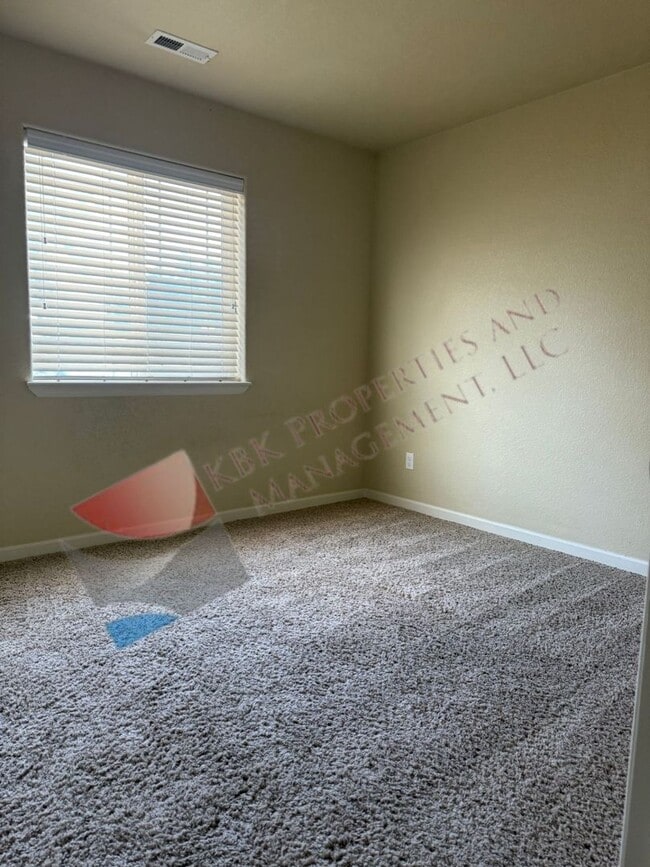 Building Photo - P&amp;D-1000-1002 First Street