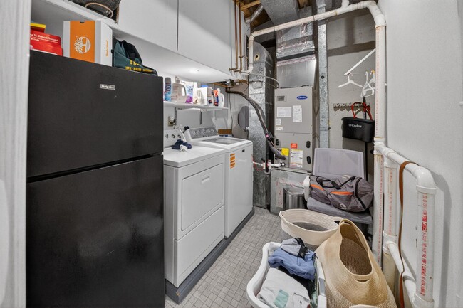 Building Photo - 4453 Westover Pl NW