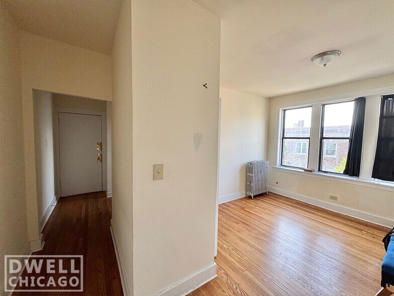 Building Photo - 1500 N Kedzie Ave