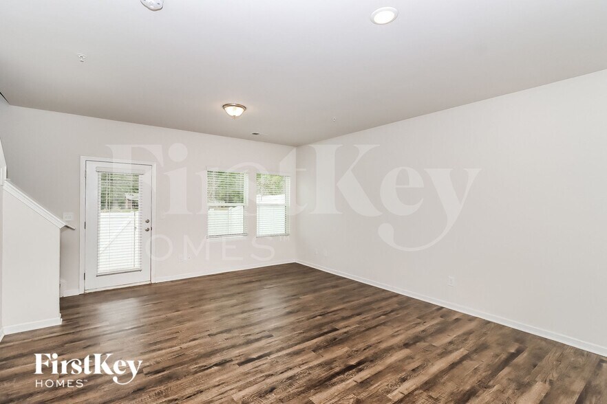 Building Photo - 9422 Village View Ct NW