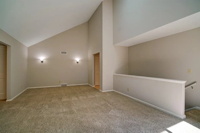 Building Photo - 11 Gray Birch Trl