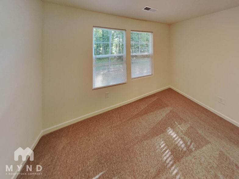 Building Photo - 106 Duff St