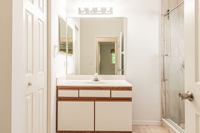 Building Photo - 5-Bed Home With Private Heated Pool & Large Yard - Pet Friendly!