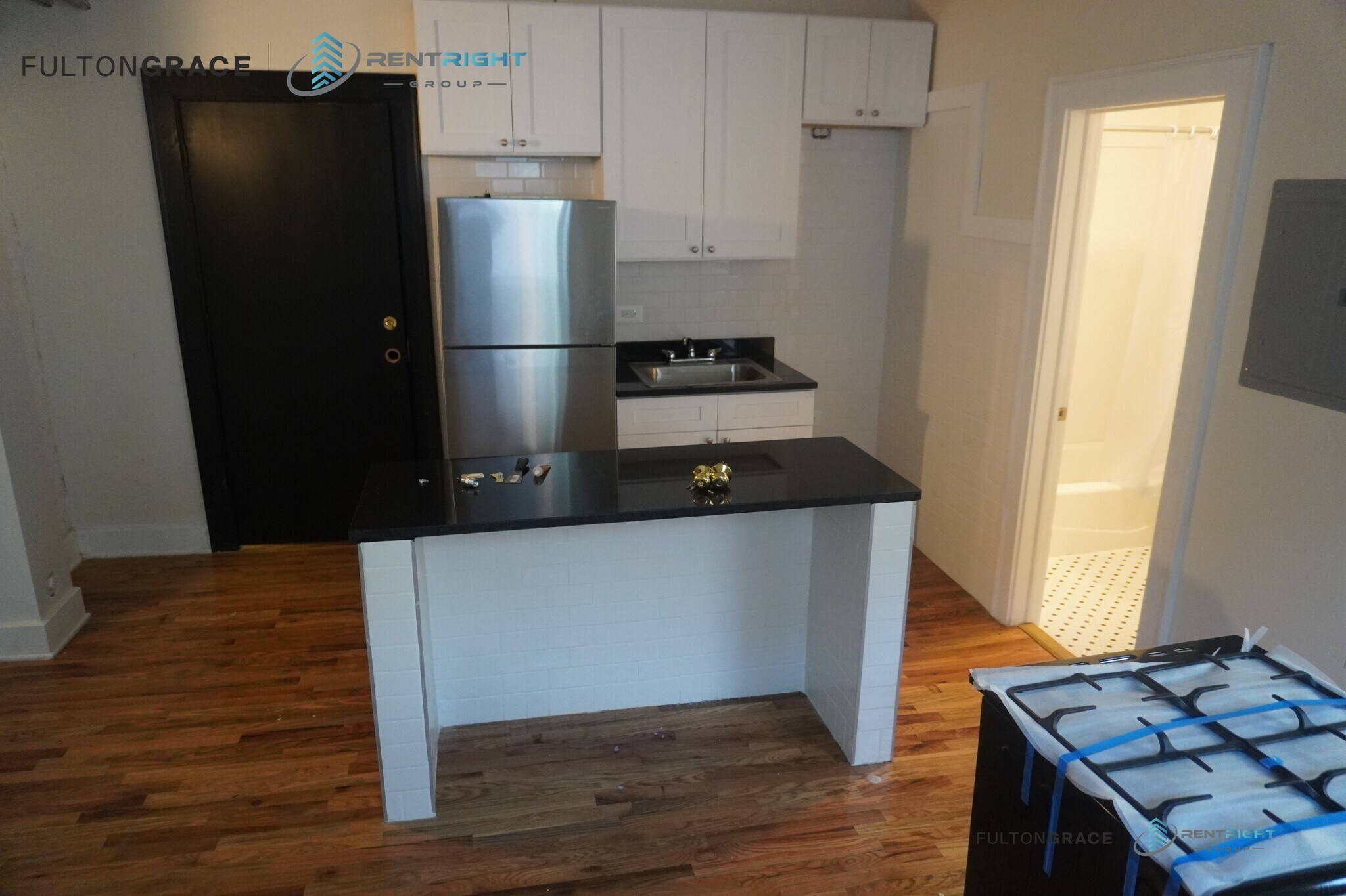 Building Photo - 1712 W Albion Ave