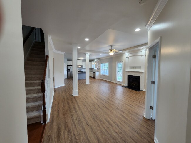 Building Photo - 317 Timber Meadow Lake