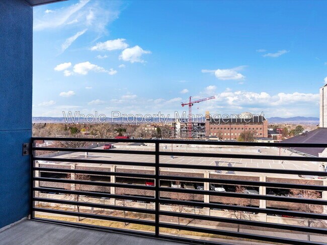 Building Photo - 2374 S University Blvd
