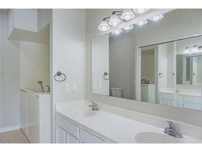 Building Photo - 1464 Ravoux Ln