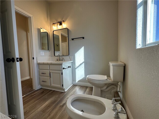 Building Photo - 1034 Skysail Dr