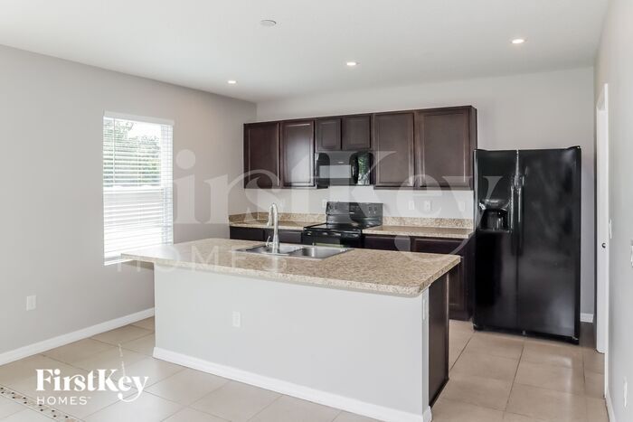 Building Photo - 2154 Sequoia Way