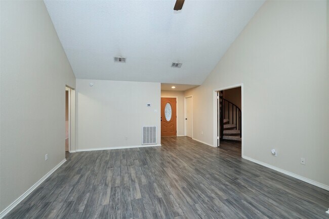 Building Photo - 9130 Kirkleigh Ln