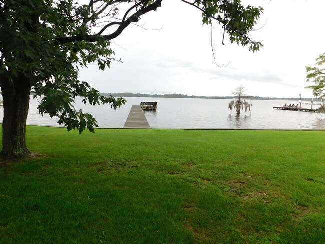 Building Photo - Waterfront Home In Perquimans County