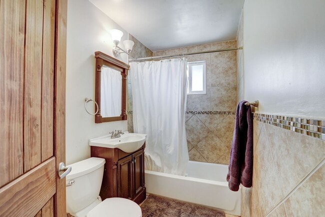 Building Photo - PRE-LEASE 4 BED 2 BATH – Updated Brick Hom...