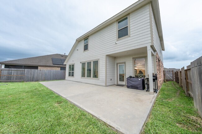 Building Photo - 9335 Pavonia Fawn Dr