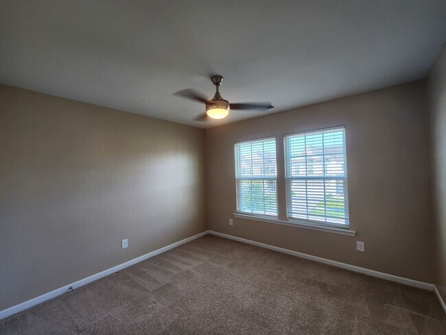 Building Photo - True Southern Living In Lindera Preserve!