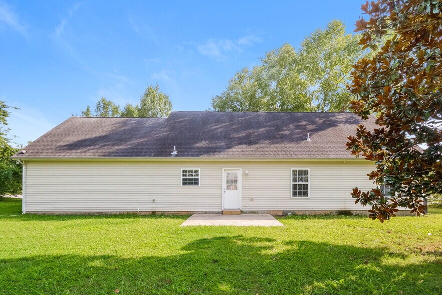 Building Photo - 2816 Islington Dr