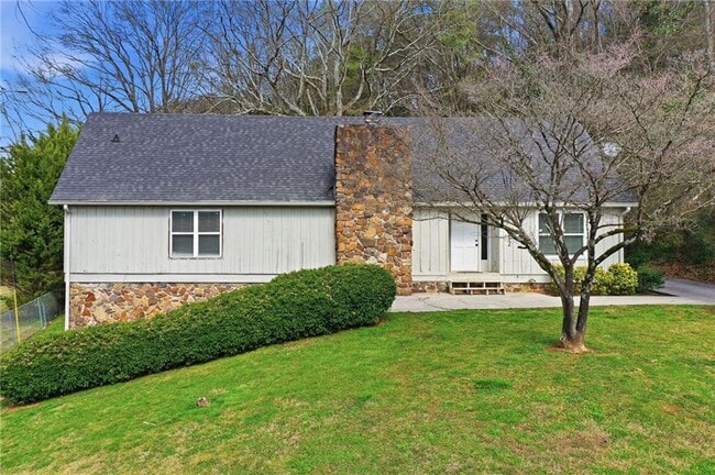 Building Photo - 212 Chandler St