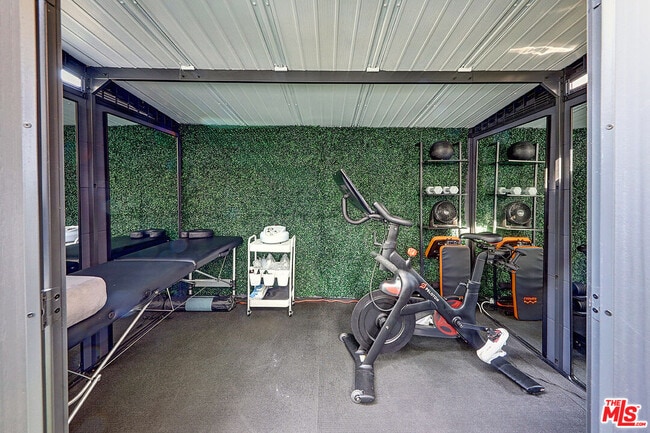 Building Photo - 8326 Ridpath Dr