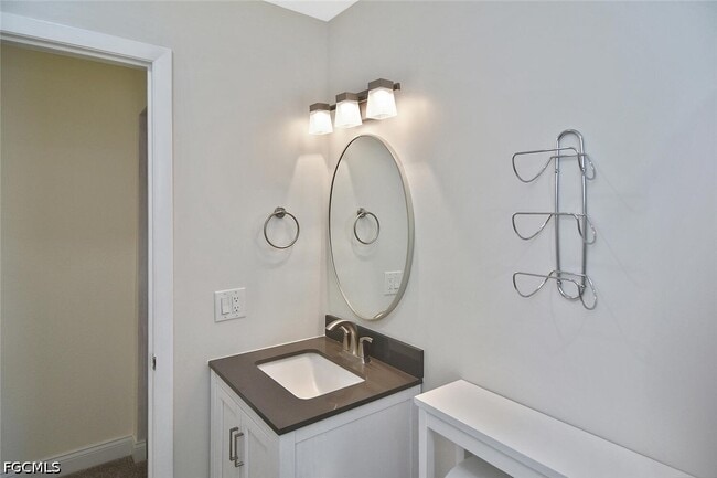 Building Photo - 4295 Island Cir